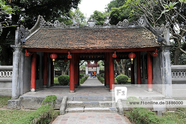 Dai Trung Mon  Tor der großen Mitte  Literaturtempel Van Mieu  Hanoi  Nordvietnam  Vietnam  Südostasien  Asien