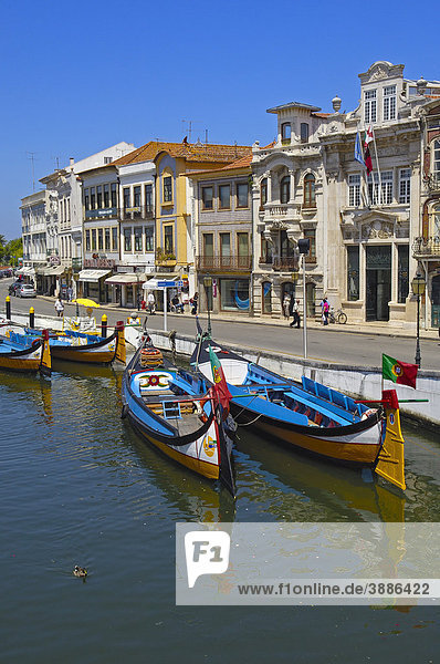 Moliceiros  traditionelle Boote  Zentraler Kanal  Distrikt Aveiro  Region Beira  Portugal  Europa
