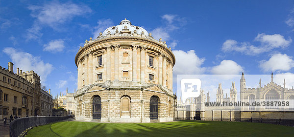 Panorama des Radcliffe Square mit Radcliffe Camera Lesesaal  Oxford  Oxfordshire  England  Vereinigtes Königreich  Europa