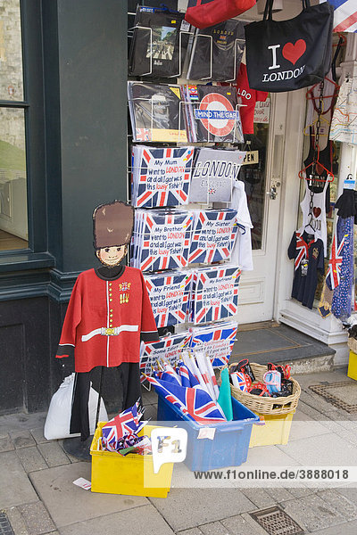 Souvenirgeschäft  Thames Street  Windsor  Berkshire  England  Großbritannien  Europa