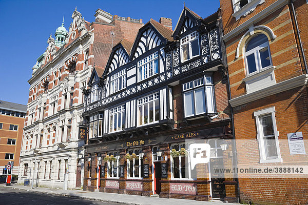 The Old Vic Pub und Batason Hall  St Pauls Road  Portsmouth  Hampshire  England  Vereinigtes Königreich  Europa