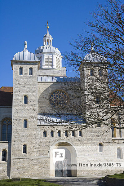 Kathedrale von Portsmouth  von der Oyster Street  Portsmouth  Hampshire  England  Vereinigtes Königreich  Europa