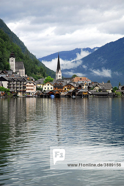 Stadtansicht  Sicht auf Hallstatt am Hallstätter See  UNESCO-Welterbe  Salzkammergut  Alpen  Oberösterreich  Österreich  Europa