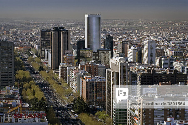 Banken und Bürohäuser  AZCA Komplex Hochhäuser an der Paseo de la Castellana  Madrid  Spanien  Europa