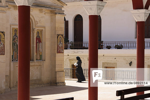 Kloster Moni Kalivianis  Waisenhaus  Mädchenpensionat und Altersheim  Kreta  Griechenland  Europa