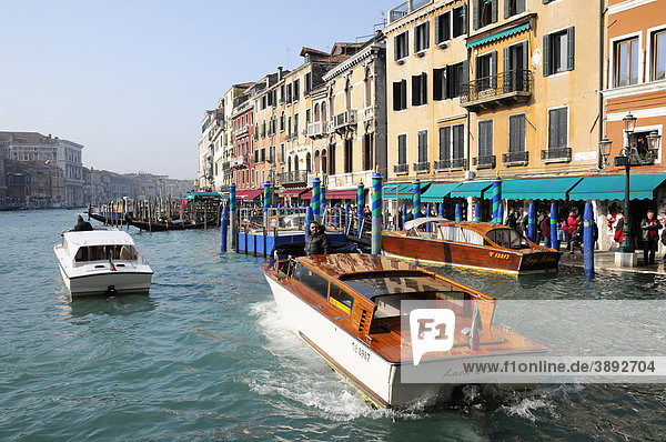 Boote  Canal Grande  Venedig  Venetien  Italien  Europa