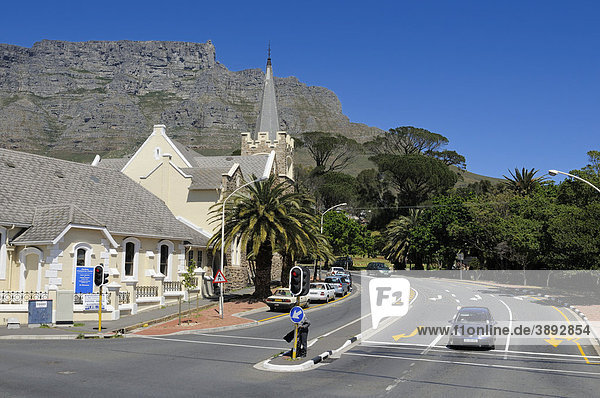 Gardens Presbyterian Church vor dem Tafelberg  Kapstadt  Westkap  Südafrika  Afrika