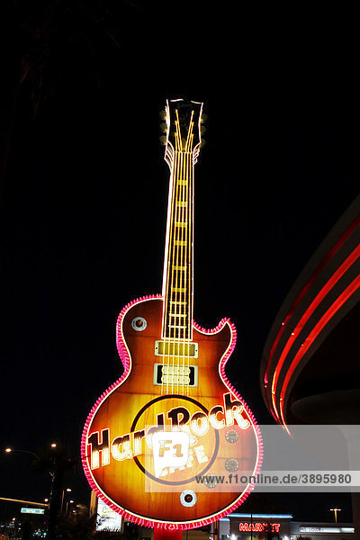 Gitarre des Hard Rock Cafes in der Paradise Road im Detail  Las Vegas  USA