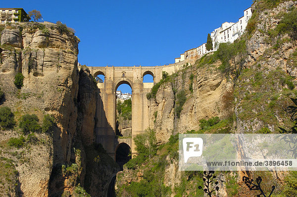 Puente Nuevo  'Neue Brücke'  überspannt die Tajo-Schlucht  Ronda  Provinz Malaga  Andalusien  Spanien  Europa