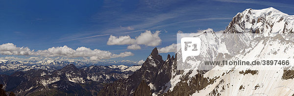 Glacier de la Grande Motte Gletscher  Vanoise-Massiv  Berg Aiguille Noire de Peuterey  Berg Aiguille Blanche de Peuterey  Mont Blanc  Gipfel Mont Blanc de Courmayeur  Mont-Blanc-Massiv  Alpen  Italien  Europa