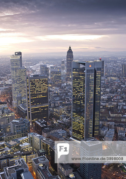 Skyline Frankfurt  Hochhäuser Trianon  Frankfurter Bürocenter  hinten der Messeturm  Stadtteil Westend  Frankfurt  Hessen  Deutschland  Europa