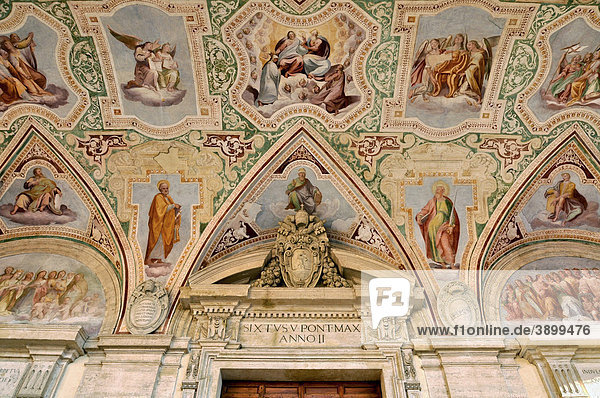 Ceiling frescoes in the portico of the Loggia delle Benedizioni  San Giovanni Basilica in Laterano  Rome  Lazio  Italy  Europe