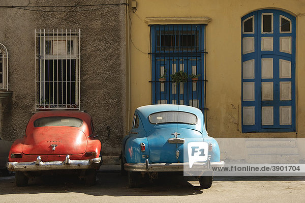 Oldtimer in Habana Vieja  Havanna  Kuba  Cuba  Karibik