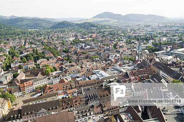 Blick vom Freiburger Münster auf Freiburg  Baden-Württemberg  Deutschland  Europa