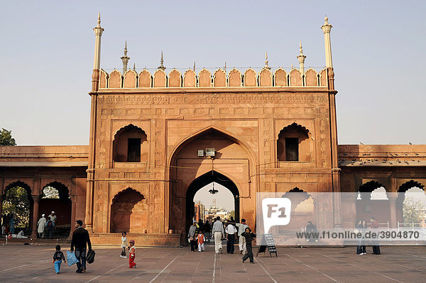 Northern gate of the Friday Mosque Jama Masjid  Old Delhi  Delhi  Uttar Pradesh  North India  India  South Asia  Asia