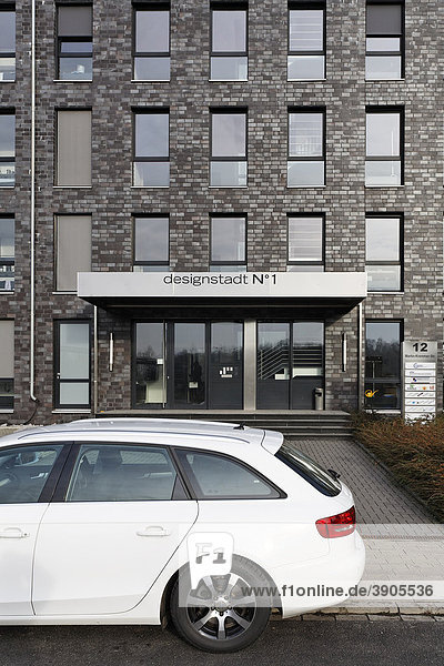 Erstes Bürogebäude in der Designstadt Zollverein  Essen-Stoppenberg  Ruhrgebiet  Nordrhein-Westfalen  Deutschland  Europa