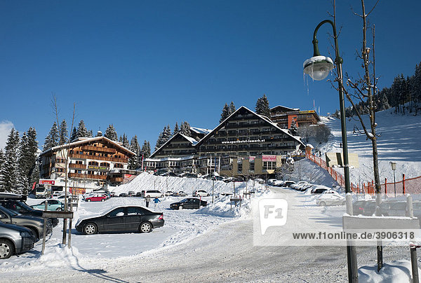Sporthotel Lamark  Hotel Cafe Almhof im Skigebiet  Hochfügen  Zillertal  Österreich  Europa