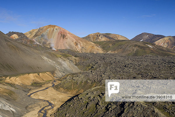 Berge in Landmannalaugar  Gebiet nahe dem Vulkan Hekla  Island  Europa