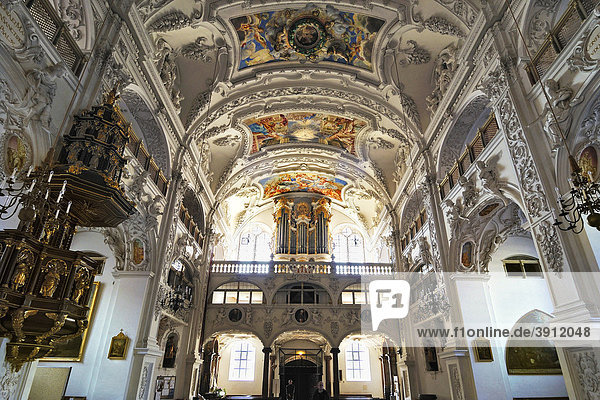 Empore mit Orgel  Kloster Benediktbeuern  Bayern  Deutschland  Europa