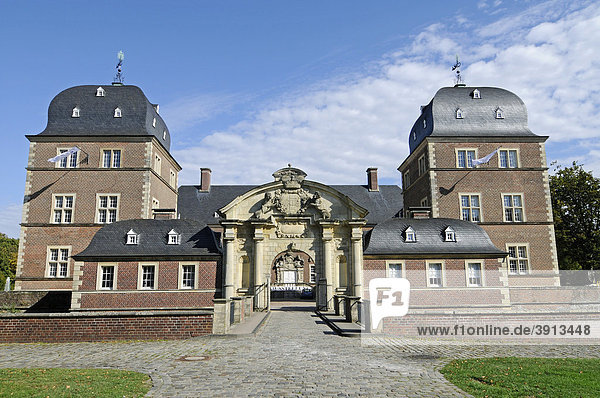 Schloss  Wasserschloss  Barock  technische Akademie  Ahaus  Münsterland  Nordrhein-Westfalen  Deutschland  Europa