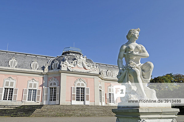 Skulptur,  Schloss Benrath,  Benrath,  Düsseldorf,  Rheinland,  Nordrhein-Westfalen,  Deutschland,  Europa