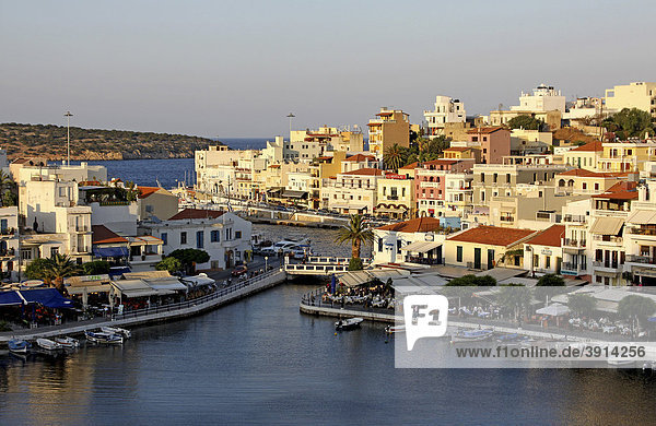 Sonnenuntergang  Hafen  Agios Nikolaos  Kreta  Griechenland  Europa