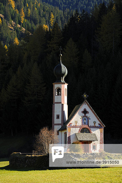 Kirche St. Johann  Ranui  Villnösstal  Dolomiten  Südtirol  Italien  Europa
