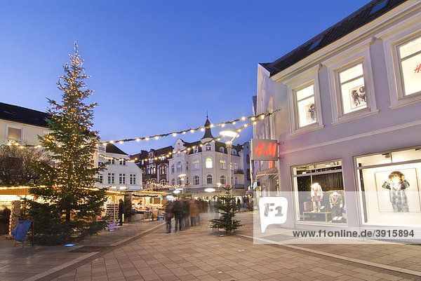 Das Sachsentor zur Weihnachtszeit in Bergedorf  Hamburg  Deutschland  Europa