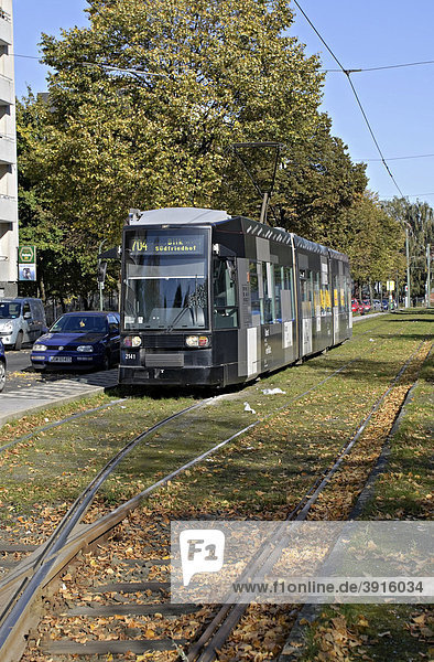 Rheinbahn Straßenbahn Typ NF6 an der Endstation Derendorf Nord  Düsseldorf  Nordrhein-Westfalen  Deutschland  Europa