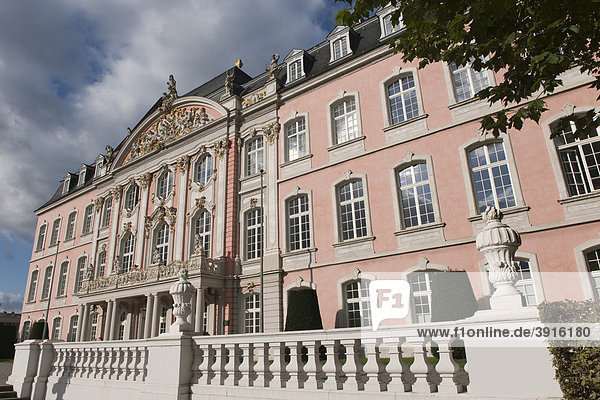 Das Kurfürstliche Palais  Trier  Rheinland-Pfalz  Deutschland  Europa