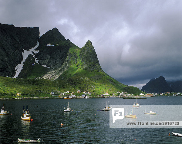 Hafen  Reine  Lofoten  Norwegen  Skandinavien  Europa