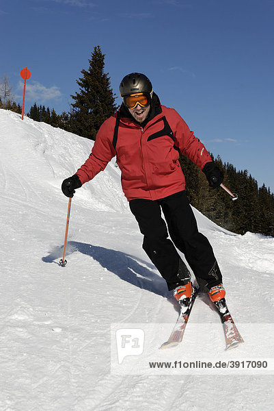 Ski  skiing  ski-run. alpine skiing