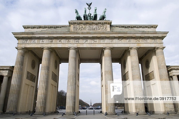 Brandenburger Tor am Pariser Platz  Berlin  Deutschland  Europa