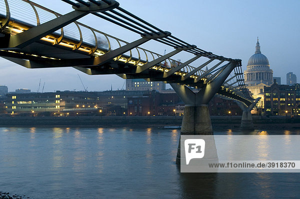 Millennium Bridge over the Thames and St. Paul's Cathedral at night  London  England  United Kingdom  Europe