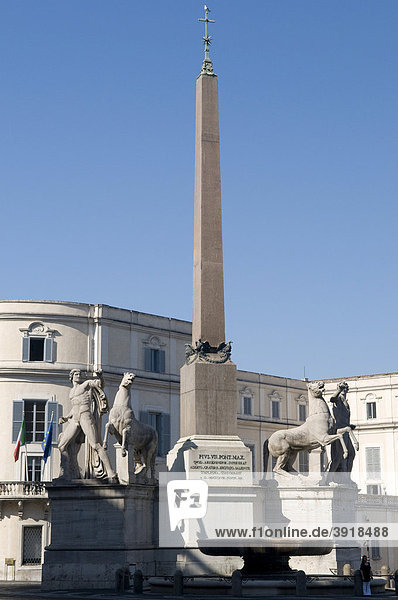 Obelisk an der Piazza del Quirinale  Rom  Italien  Europa
