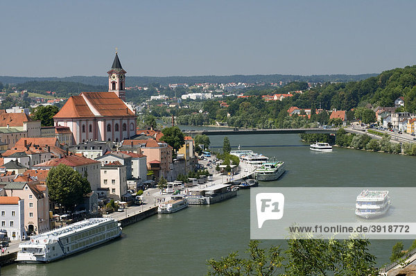 Historic town with parish church of St. Paul  Danube  Passau  Bavarian Forest  Bavaria  Germany  Europe