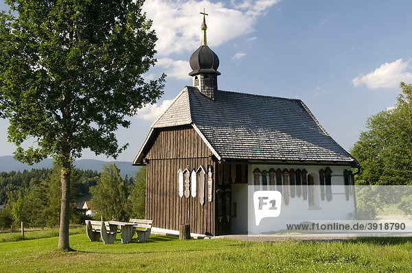 Kapelle mit Totenbrettern  Regen  Bayerischer Wald  Bayern  Deutschland  Europa