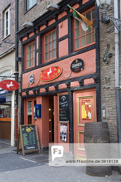 Irish Pub in der Altstadt  Landeshauptstadt Düsseldorf  Nordrhein-Westfalen  Deutschland  Europa
