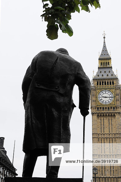 Winston Churchill als Silhouette  Denkmal  Parliament Square  London  England  Großbritannien  Europa