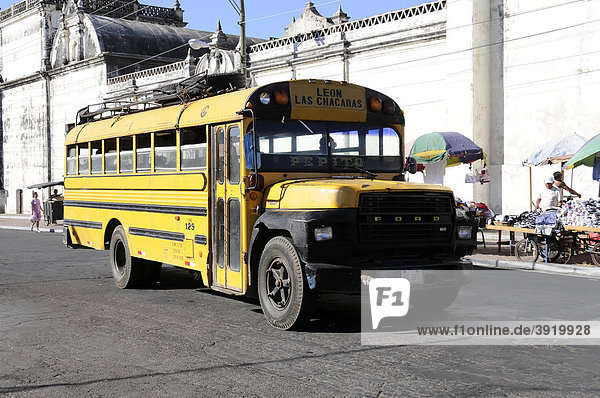 Expressbus Leon - Las Chacaras  Leon  Nicaragua  Zentralamerika