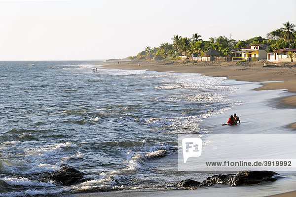Strand Las Penitas bei Poneloya  Leon  Pazifik  Nicaragua  Zentralamerika
