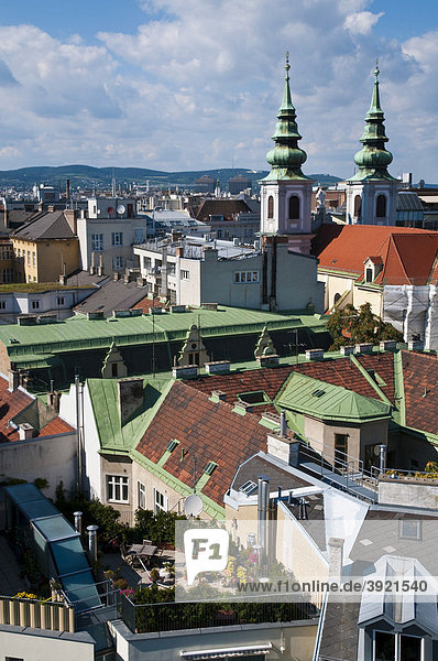 Häuser und Dächer Nähe Mariahilfer Straße  Wien  Österreich  Europa