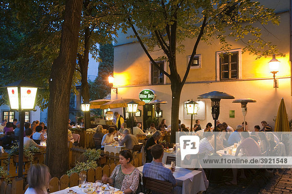 Restaurant in the Spittelberg region at dusk  Vienna  Austria  Europe