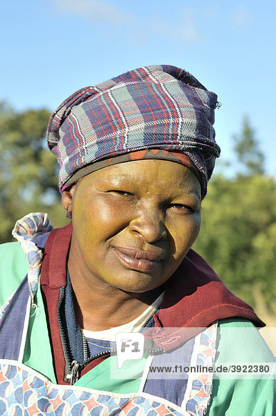 Portrait einer Bäuerin  Cata-Village im ehemaligen Homeland Ciskei  Eastern Cape  Südafrika  Afrika
