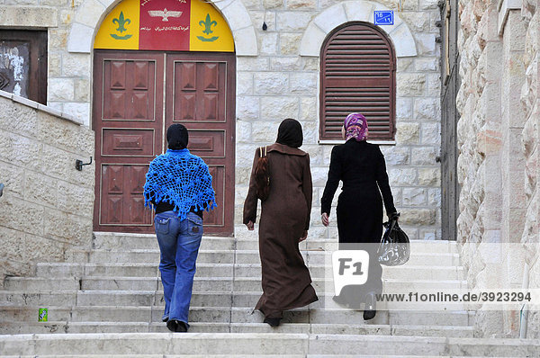 Verschleierte Frauen in der Altstadt von Bethlehem  Westjordanland  Israel  Naher Osten  Orient