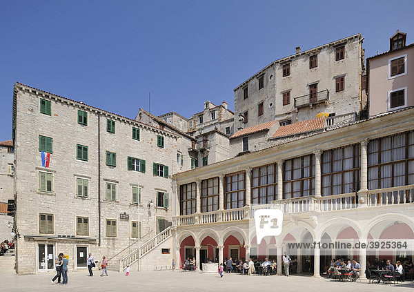 Loggia am Kathedralenplatz in Sibenik  Kroatien  Europa