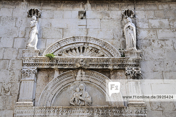 Detail  venezianischer Doms der Stadt Cres  Kroatien  Europa