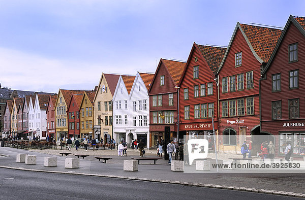 Bryggen  das alte Hafenviertel von Bergen  Norwegen  Skandinavien  Nordeuropa  Europa