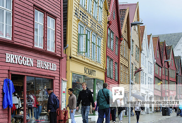 Bryggen  das alte Hafenviertel von Bergen  UNESCO Weltkulturerbe  Norwegen  Skandinavien  Nordeuropa