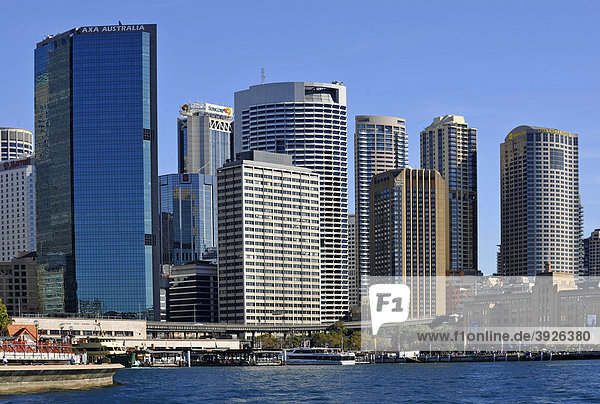 Blick auf Sydney Cove  Circular Quay  Hafen  Sydney Skyline  Central Business District  Sydney  New South Wales  Australien